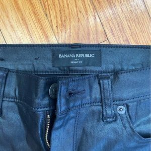 Banana republic skinny jeans size 25 new wear once shiny looking !
